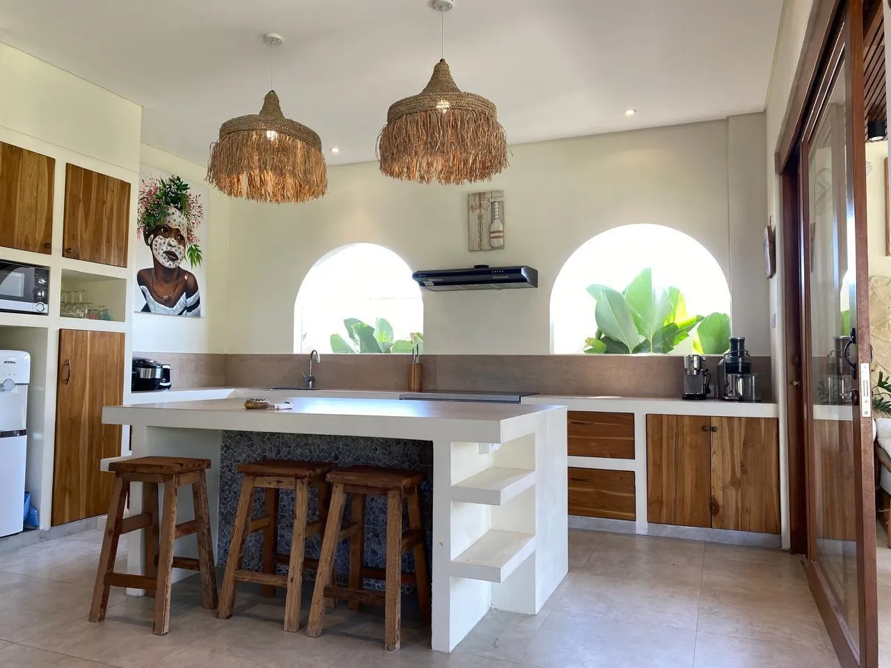 Villa For Rent 4 Bedrooms In Bumbak Umalas Kerobokan Bali — image 2