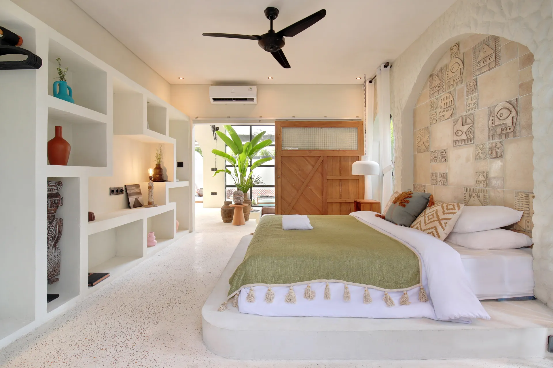 1BR Private Pool Villa in Kerobokan Seminyak — image 1