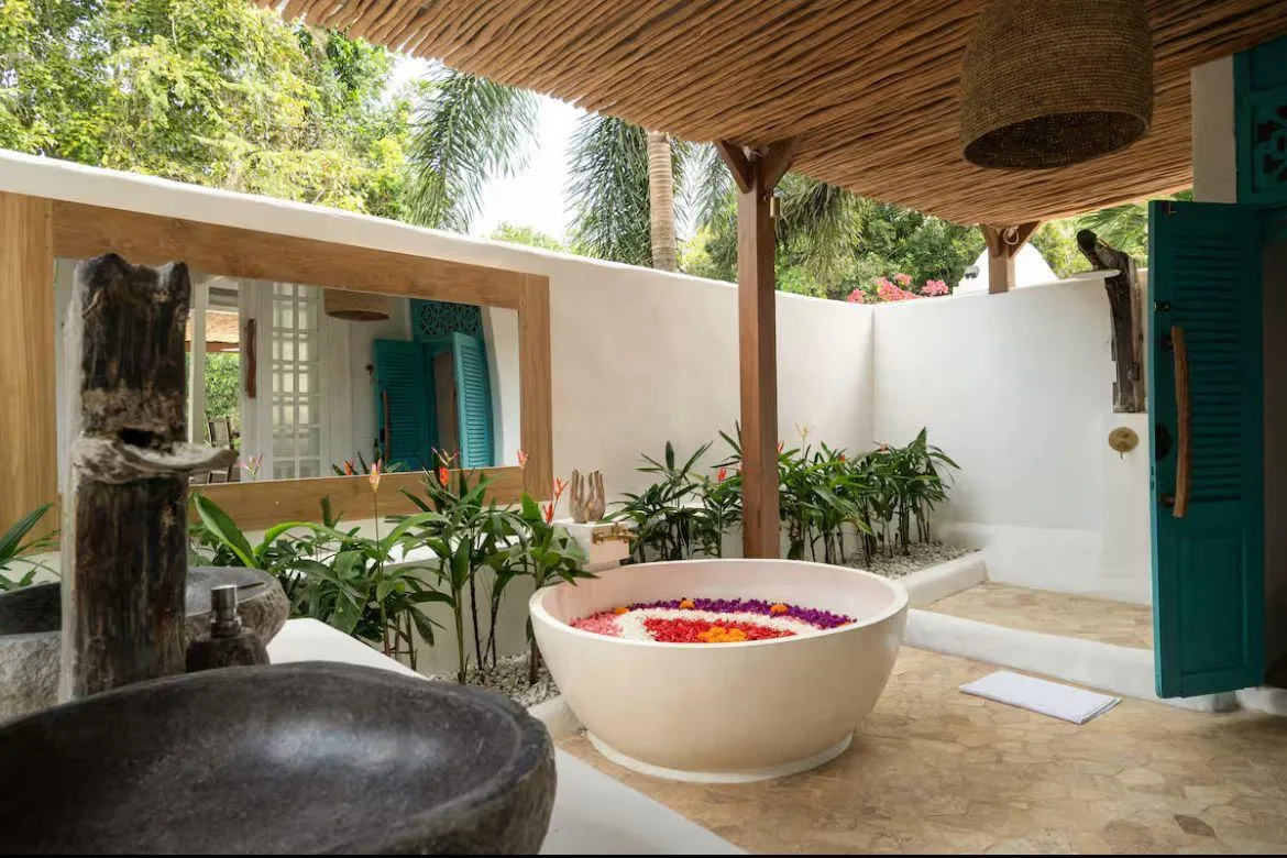 Charming 2BR Villa with Lush Jungle View in Nyang Nyang Uluwatu — image 4