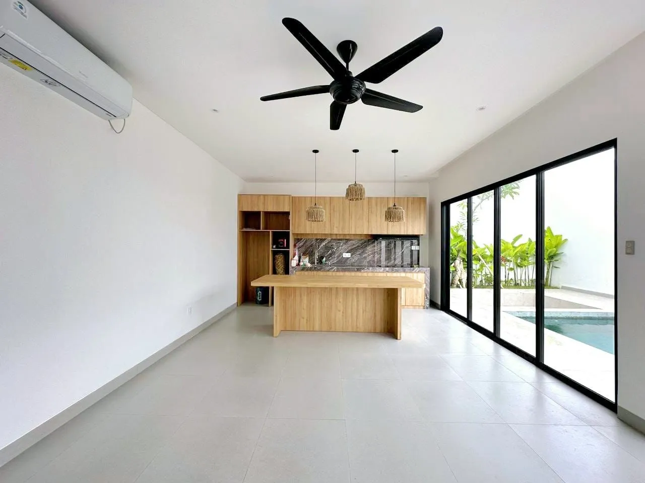 Villa For Rent 2 Bed In Berawa Tibubeneng Bali — image 3