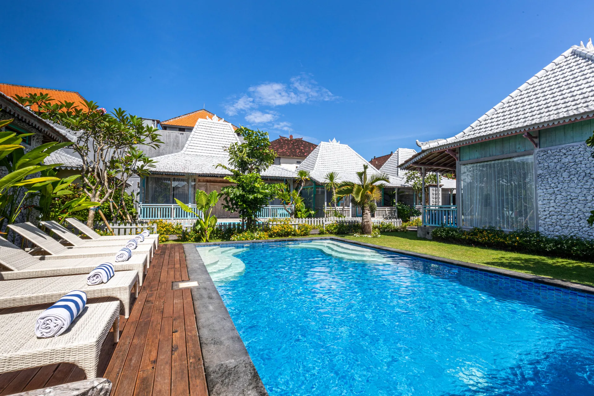 Charming 1BR Garden Villa w/ Pool Balcony & Jacuzzi