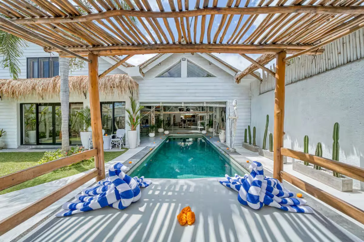 4 BEDROOM VILLA 5 MINUTES TO CEMAGI BEACH — image 1