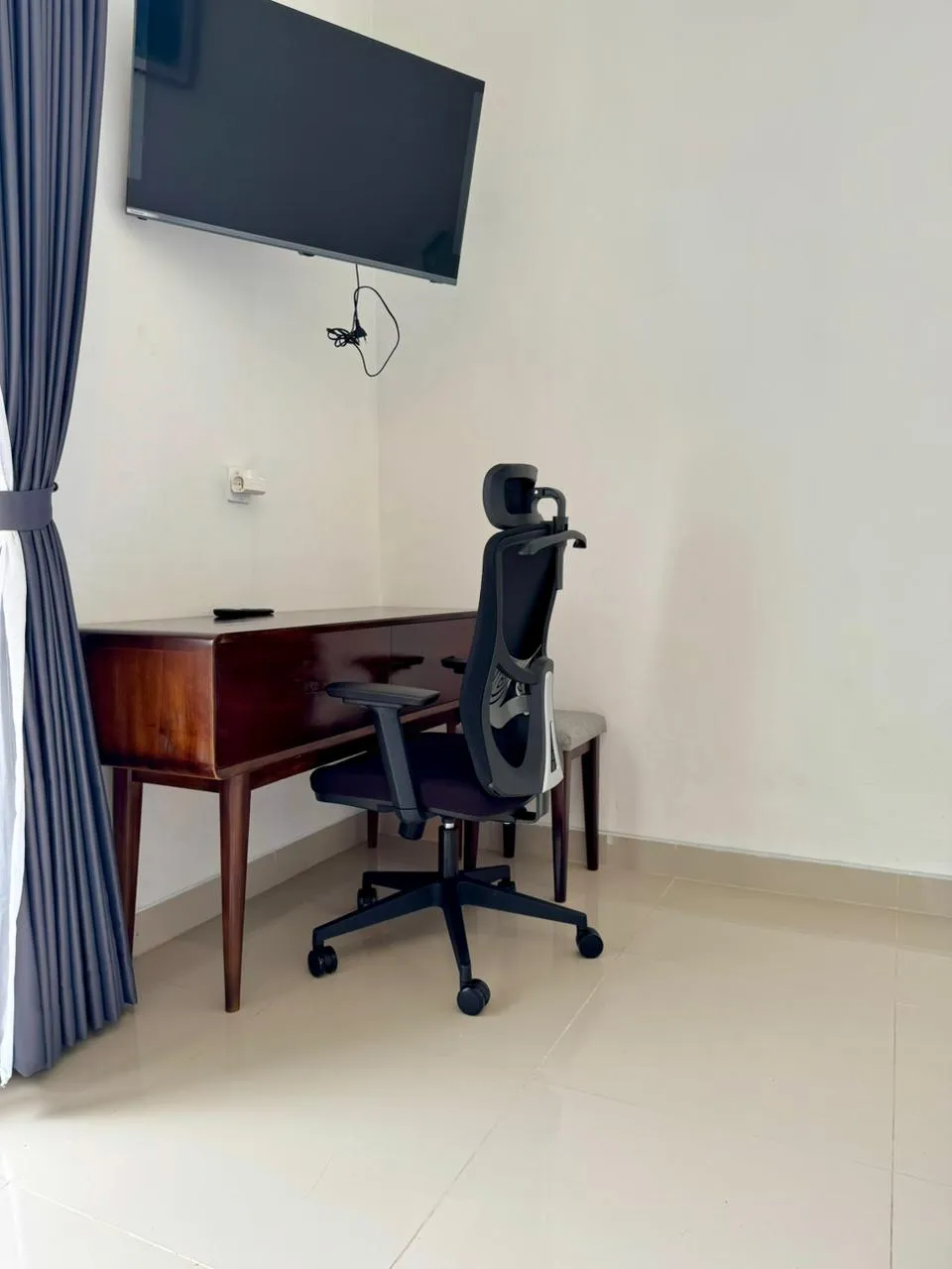 DO 488 - FOR RENT MODERN VILLA IN KEROBOKAN - CANGGU — image 1