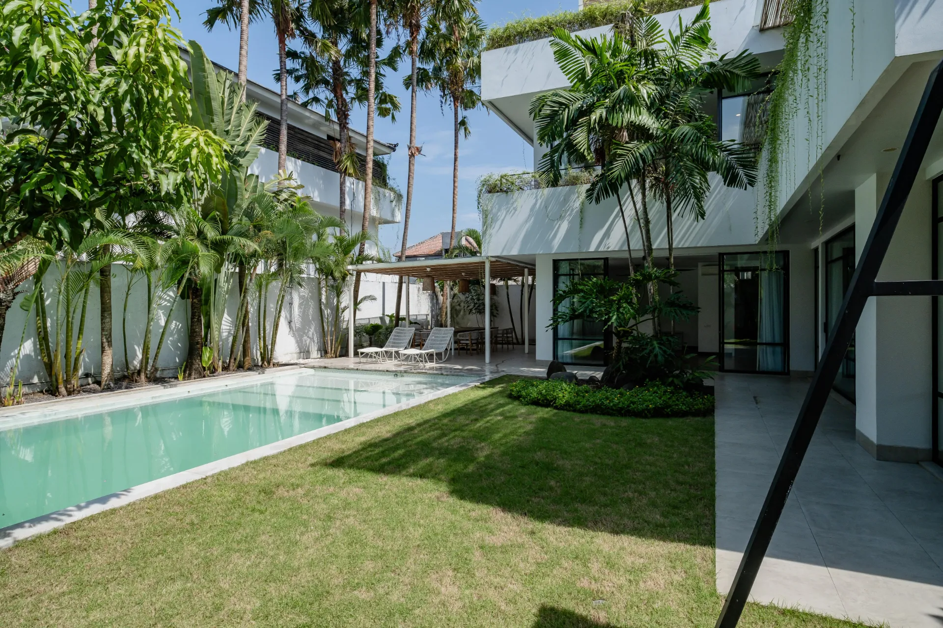 Live the Ultimate Canggu Life | Spacious 3BR Villa with 5 Beds + Private Studio