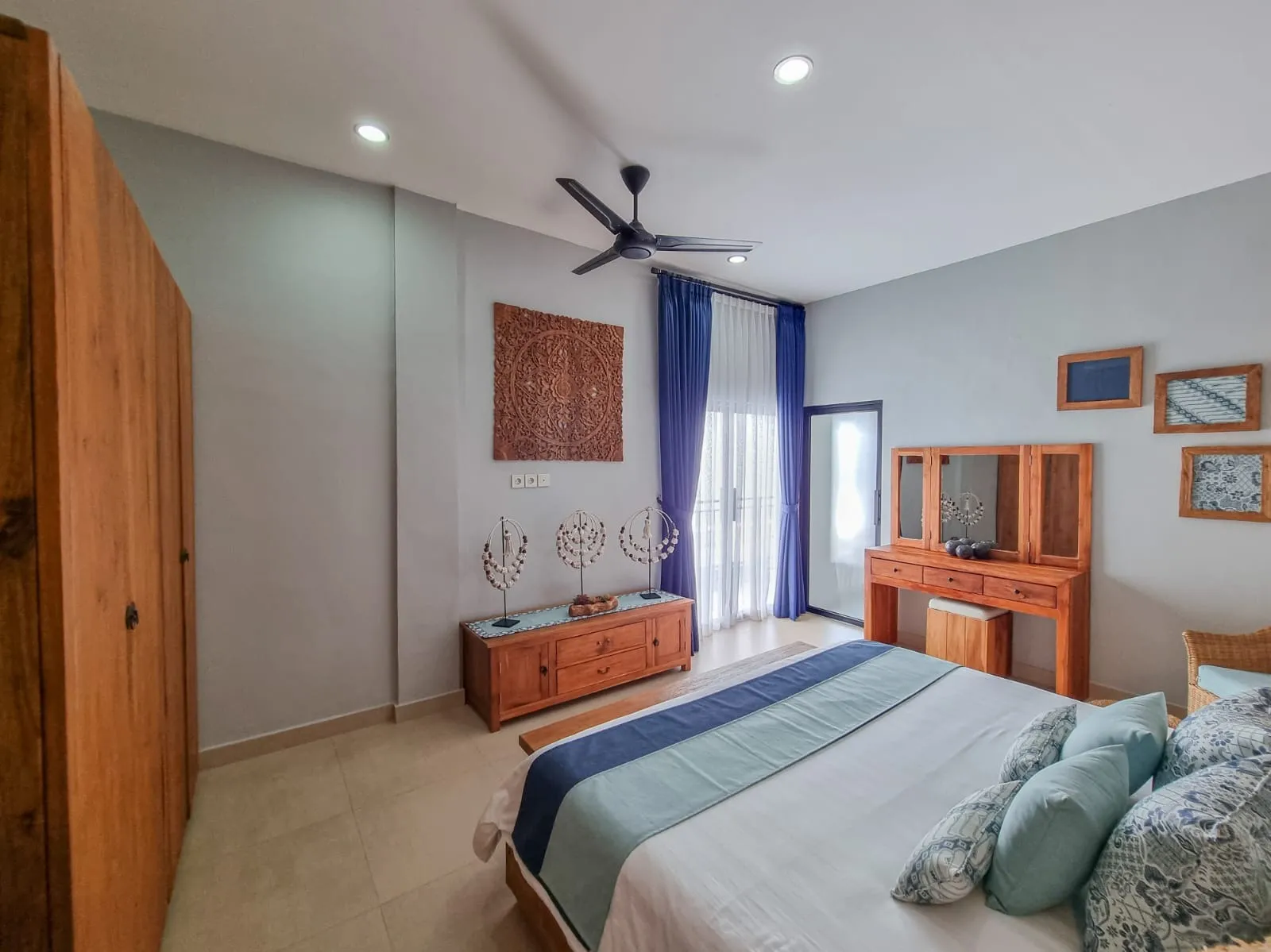 Villa with 3 Bedrooms for Sale in Berawa | UDB 968 — image 1