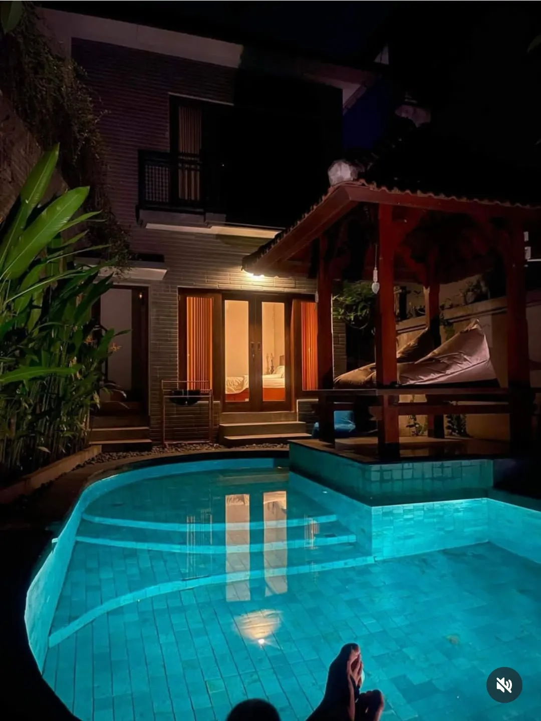 4BR VILLA CEMAGI