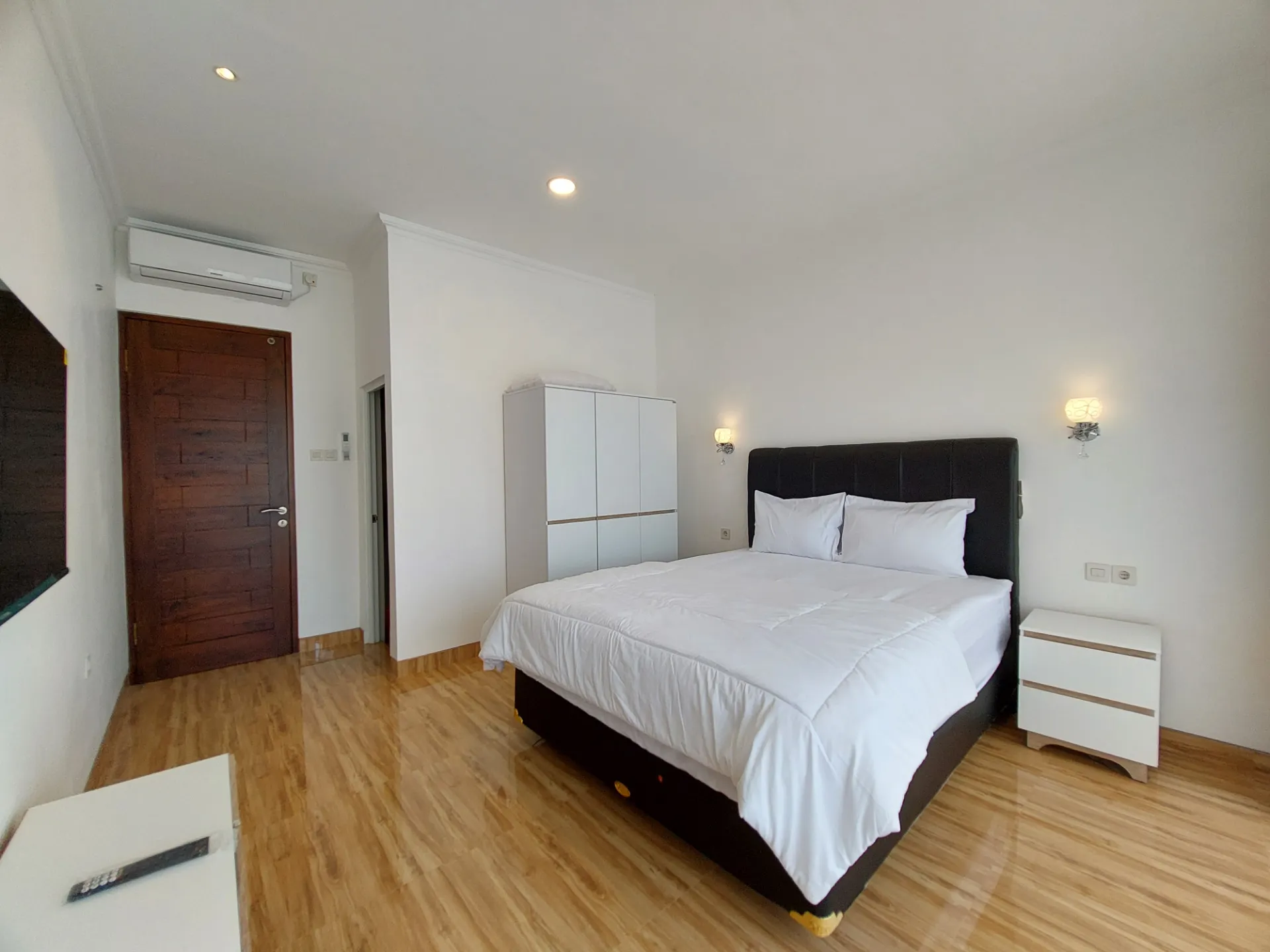 Urgent Sale - 2-Storey Villa 2km in Canggu — image 1