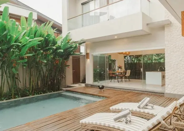 Villa For Rent 3 Bed In Berawa Tibubeneng Bali — image 2