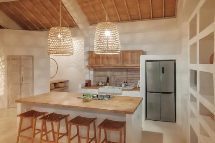 Villa For Rent 4 Bed In BumbakUmalas Kerobokan — image 2