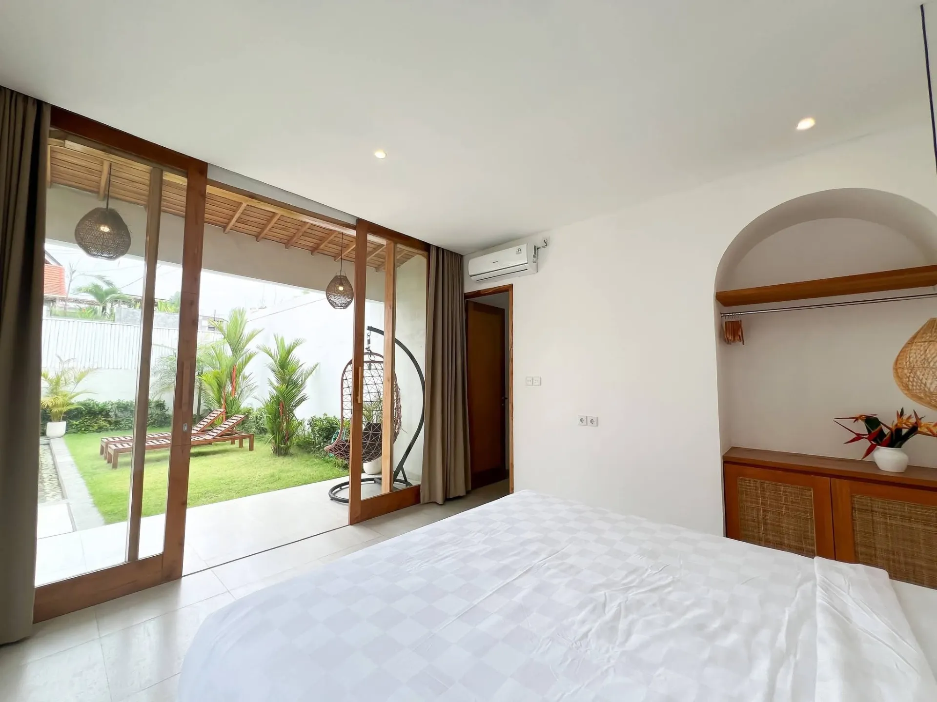 Villa For Rent 2 Bed In Jl Pantai Seseh Badung Bali — image 2