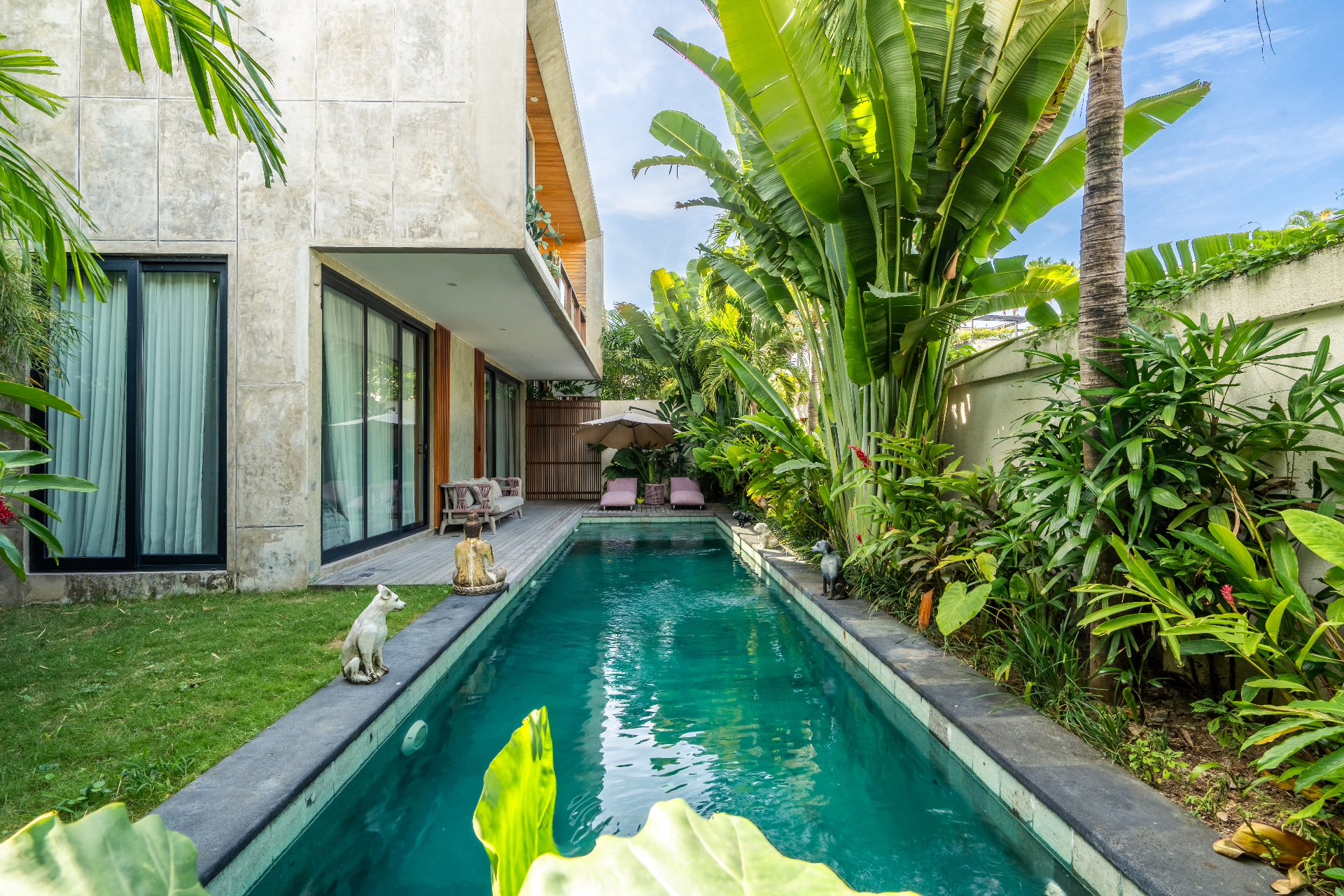 750 meters to beach 3BDR villa with grass garden and big pool