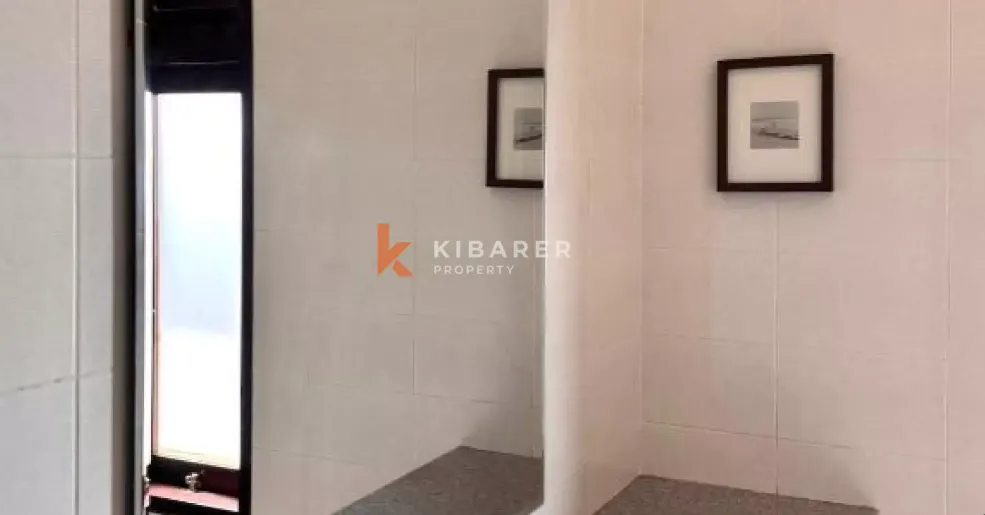 Lovely Three-Bedroom Villa with Enclosed Living in Umalas YRJ6352 — image 1
