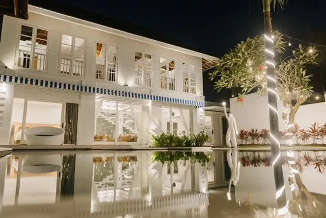 Villa For Rent 3 Bed In Bumbak Umalas Kerobokan — image 1