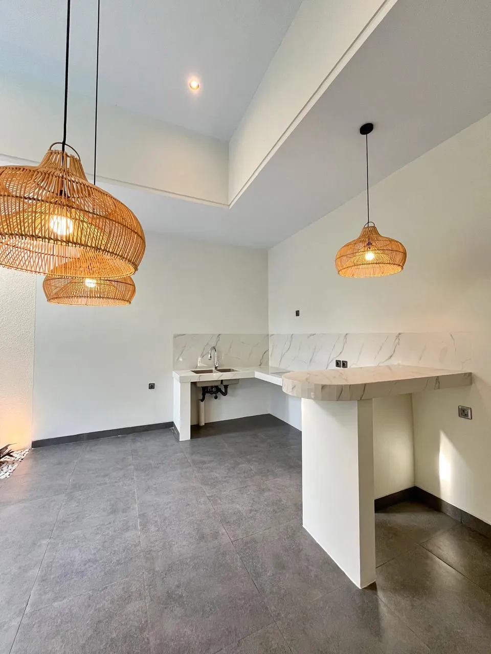 2BR Brand New Umalas Unfurnished — image 2