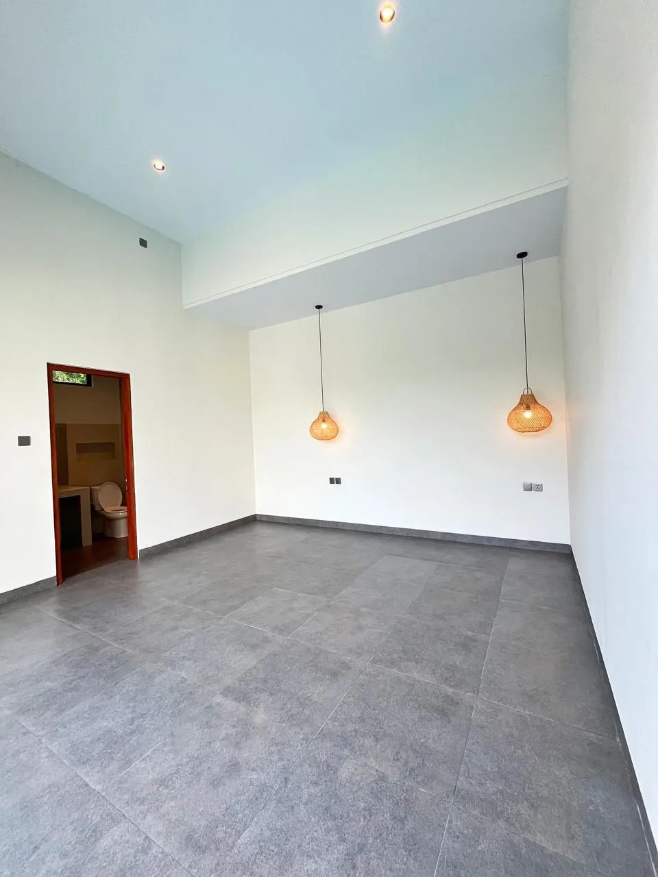 2BR Brand New Umalas Unfurnished — image 4