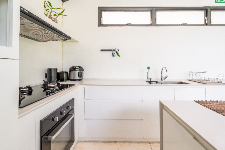 ELEGANT-LUXURY 2BR VILLA IN CENTRAL UMALAS — image 2