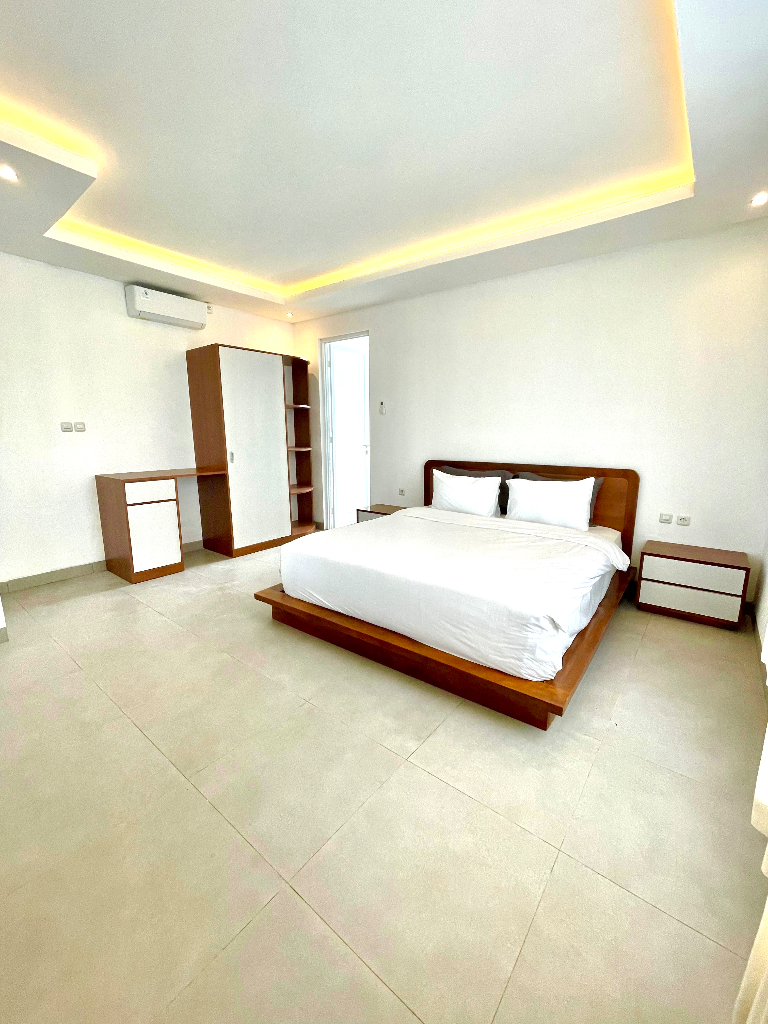 4BR VILLA 5 MINS TO PANTAI LIMA BEACH — image 4