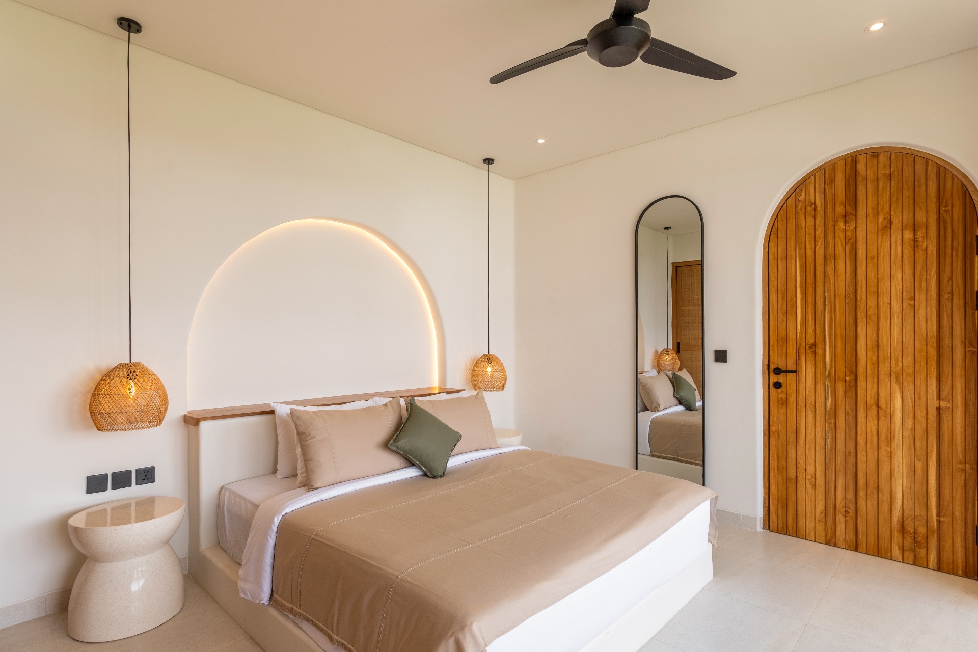 LEASEHOLD 3BR VILLA FULLY FURNISHED NEAR SESEH BEACH — image 2