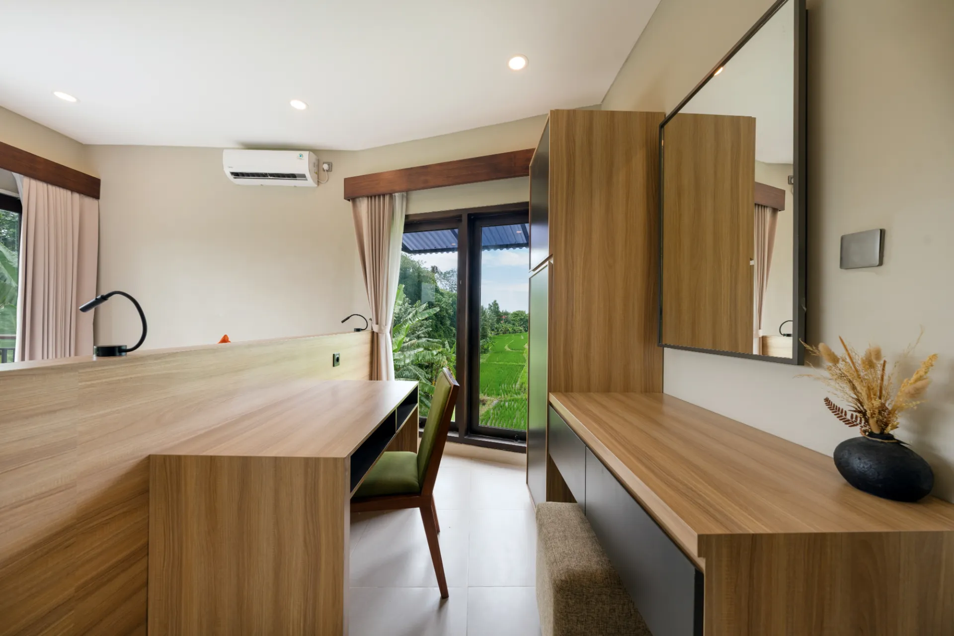 Cemagi Area : 3BR Villa Ricefield view & No Construction — image 4