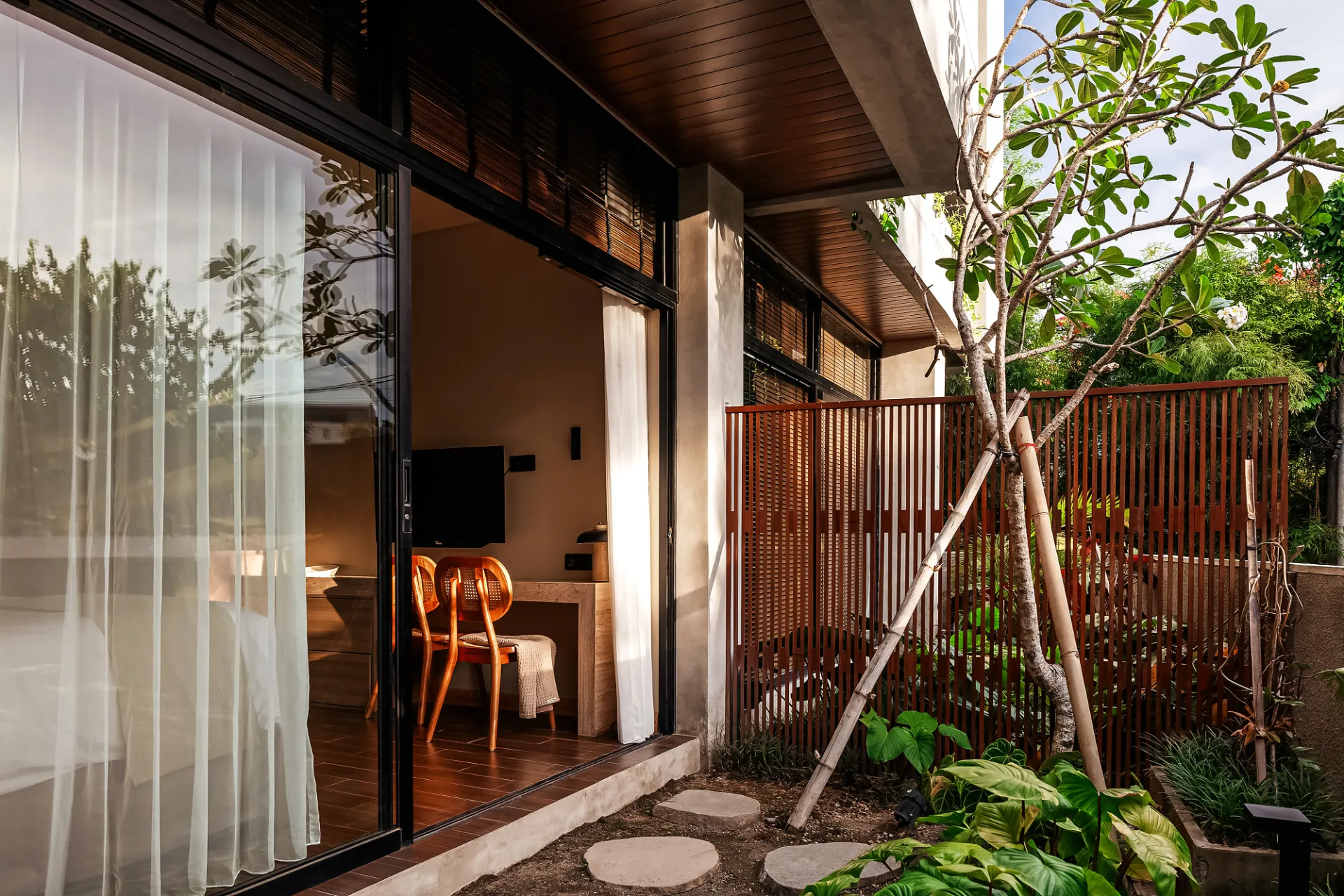 Signature Studio Private Garden AVIATOR HOTEL