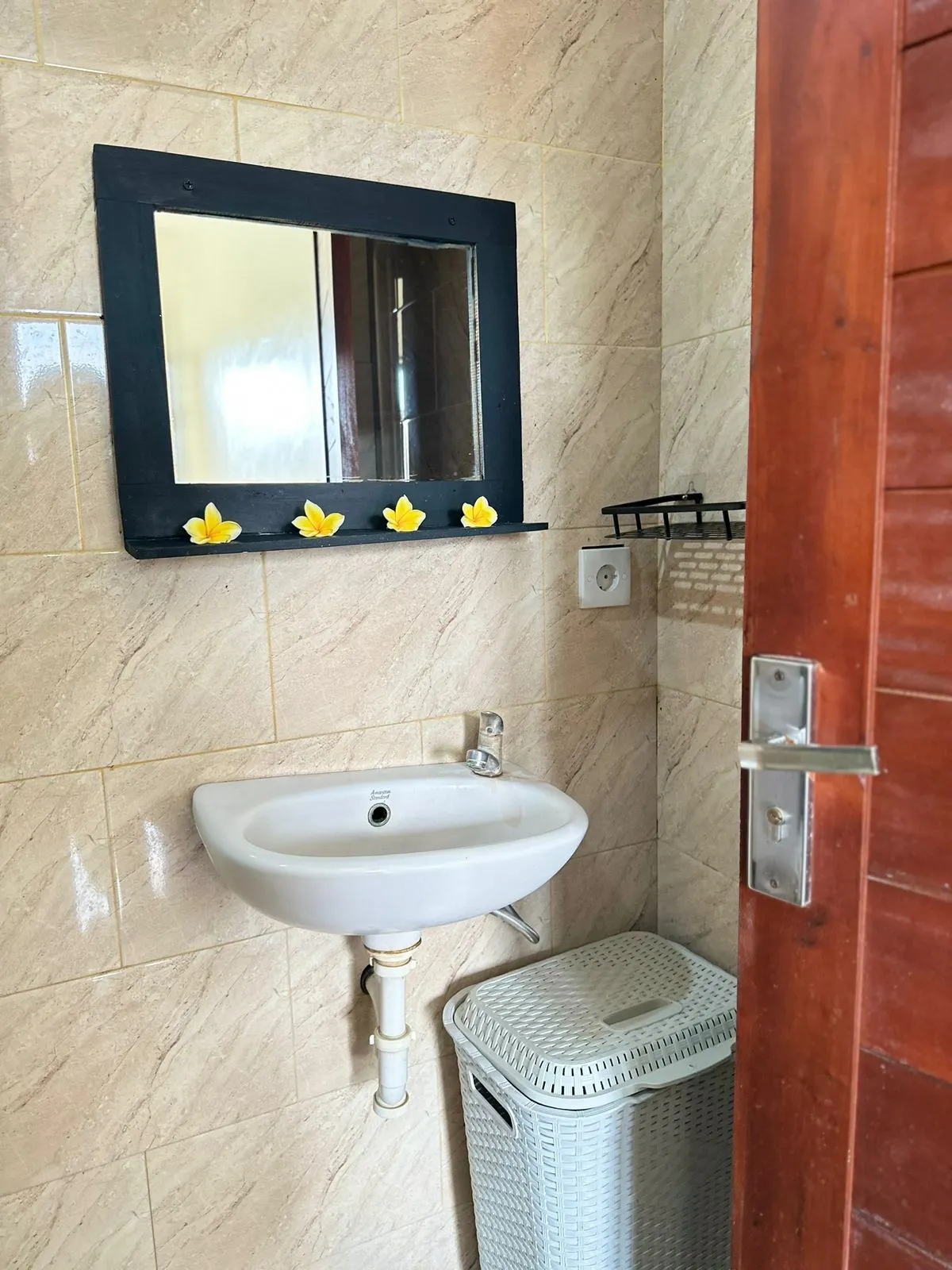 Room at Berawa Canggu for Monthly Rent — image 4