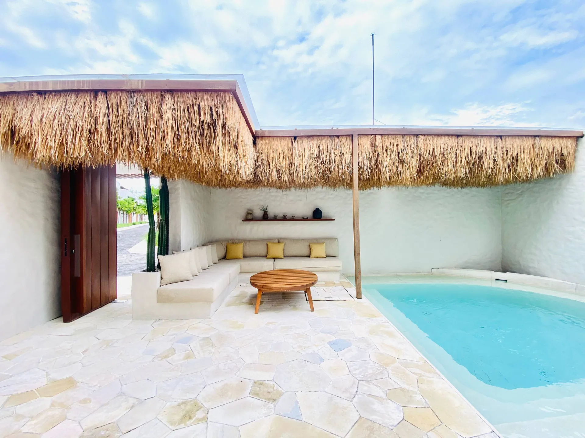 6 Mins to Berawa Beach! Chic 3BR Villa w/ Enclosed Living & Pool — image 2