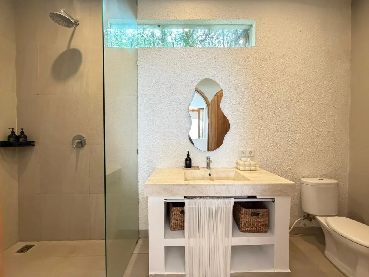 Villa For Rent 3 Bed In Seseh Cemagi Badung Bali — image 1