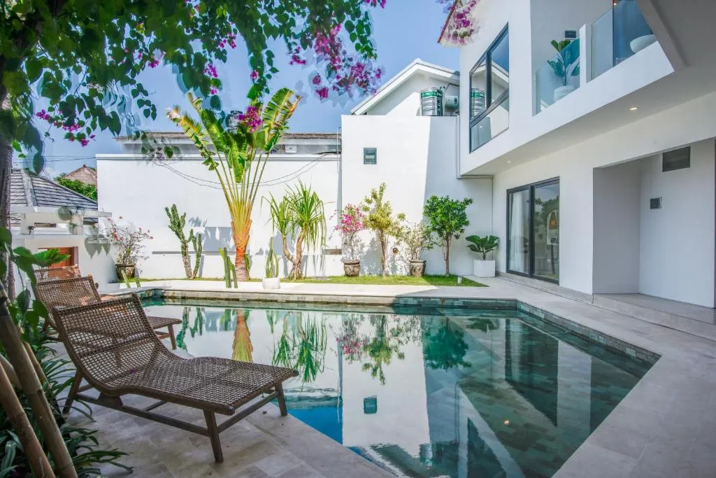 3 BR VILLA IN SESEH