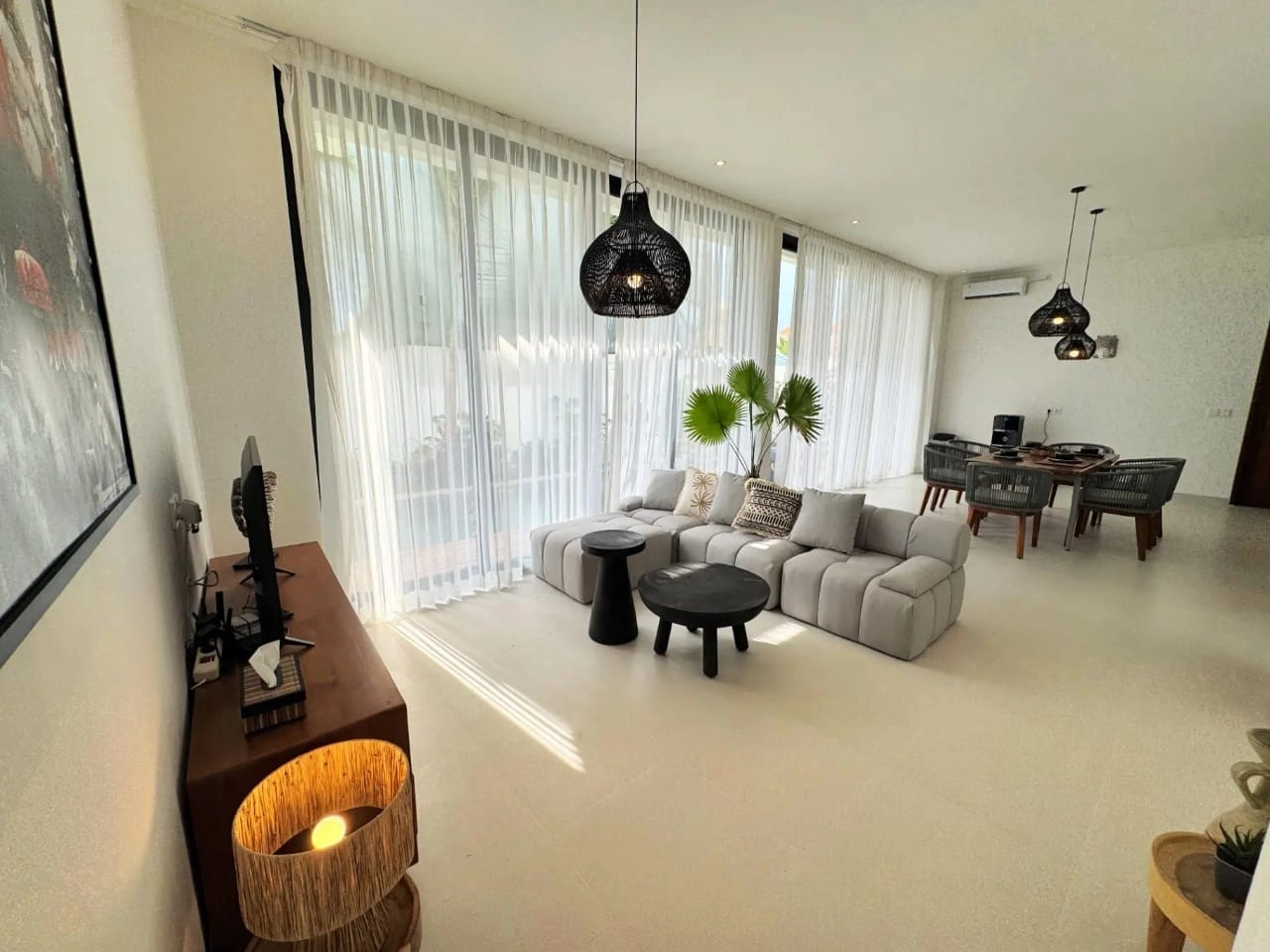 Villa For Rent 2 Bed In BerawaTibubeneng Bali — image 1