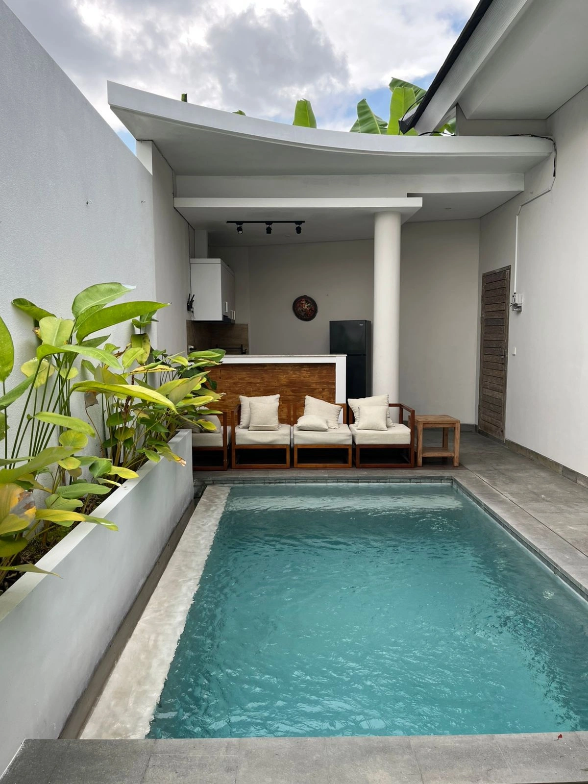 Villa For Rent 2 Bed In Padonan Tibubeneng Bali ST-4016