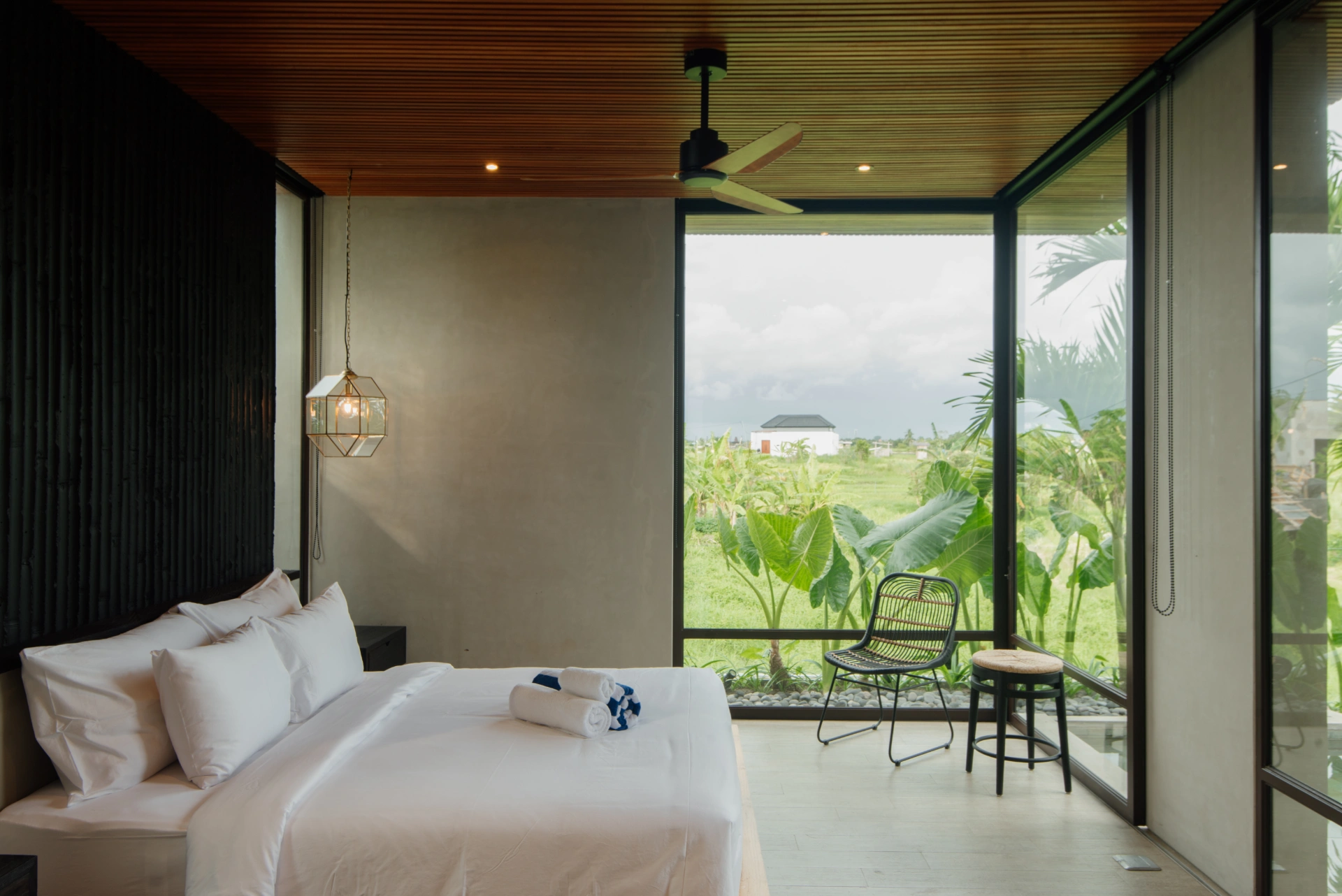 Villa For Rent 4 Bed In Pererenan Badung Bali — image 2
