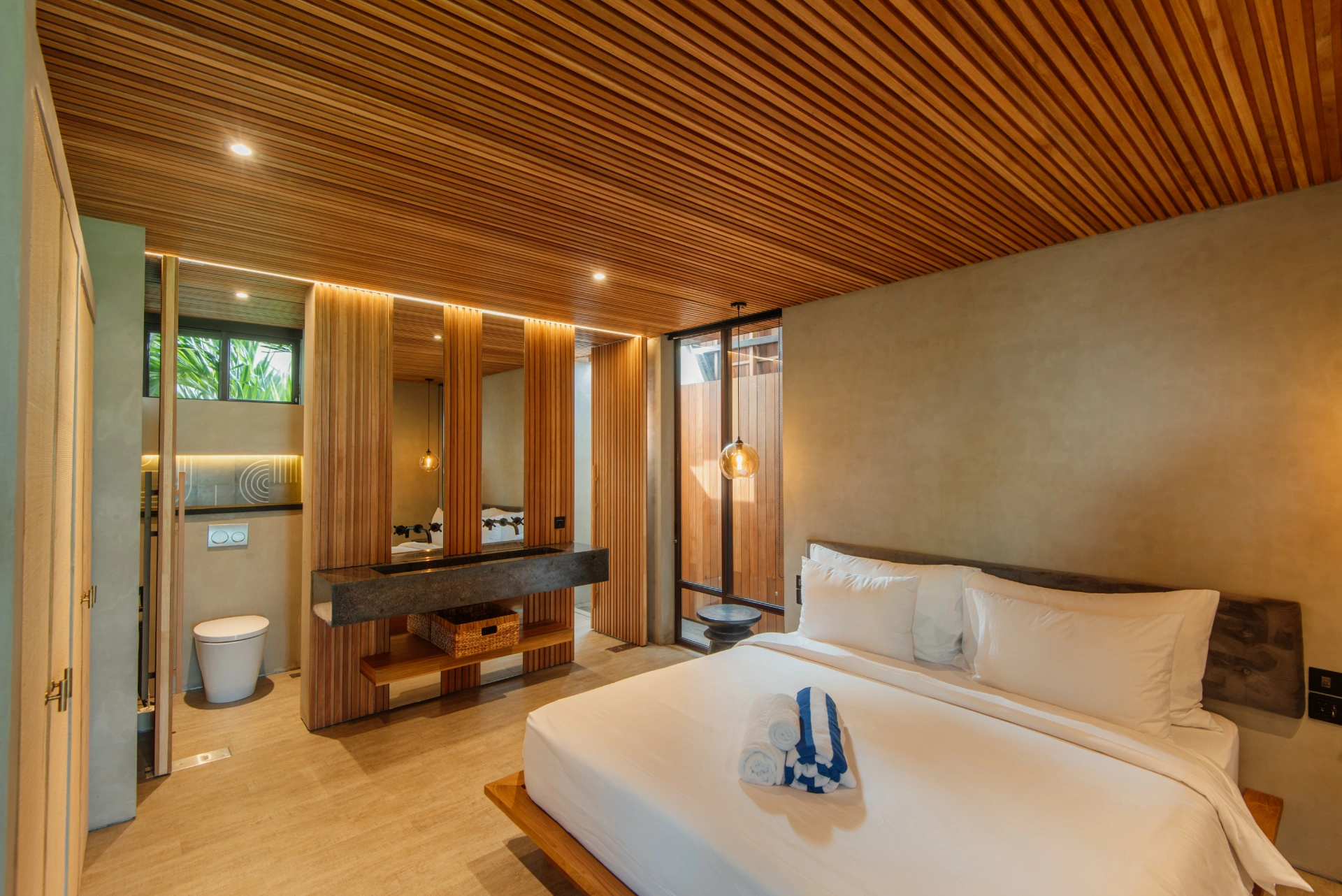 Villa For Rent 4 Bed In Pererenan Badung Bali — image 1