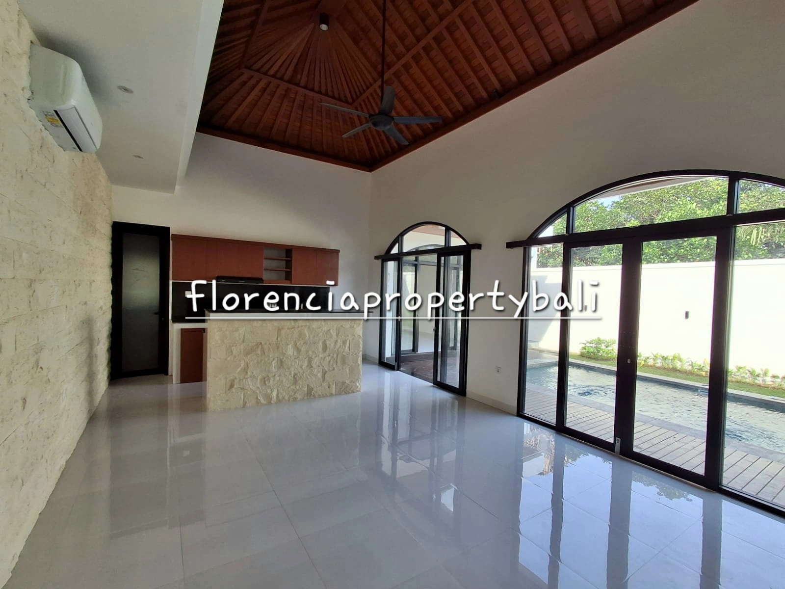 (FW007KE-Y) Kerobokan Villa – Your Lovely Tropical Home in Raya Semer — image 3