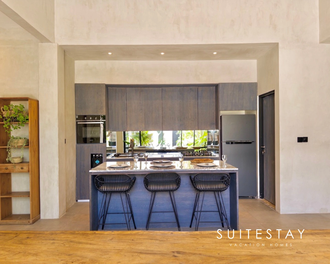 Luxury 3-Bedroom Villa in Private Berawa Location — image 3