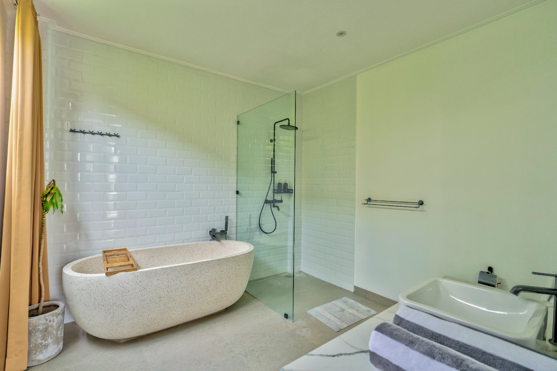 Villa Sonder - 3BR Villa Berawa Steps from Nirvana Fitness & Wellness Canggu!! — image 3