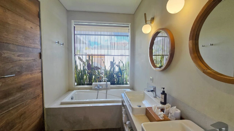 Luxury Villa For Rent 3 Bed In Berawa Canggu — image 3