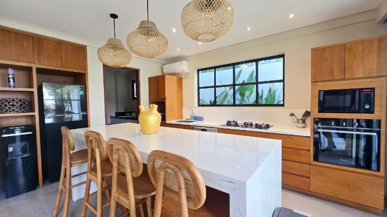 Luxury Villa For Rent 3 Bed In Berawa Canggu — image 2