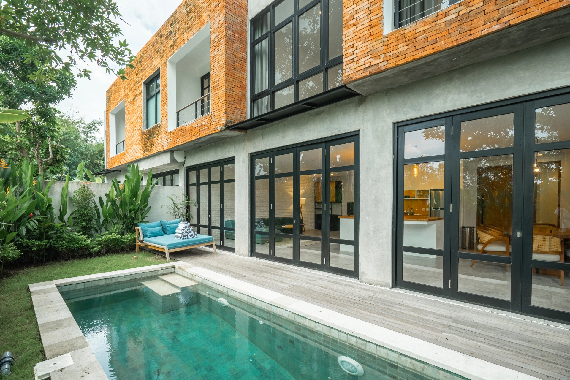 Spacious Modern Umalas Family Pool Villa Canggu