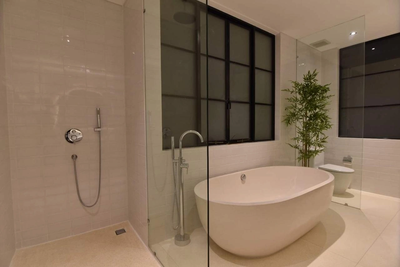 Villa For Rent 4 Bed In Bumbak Umalas Bali — image 1