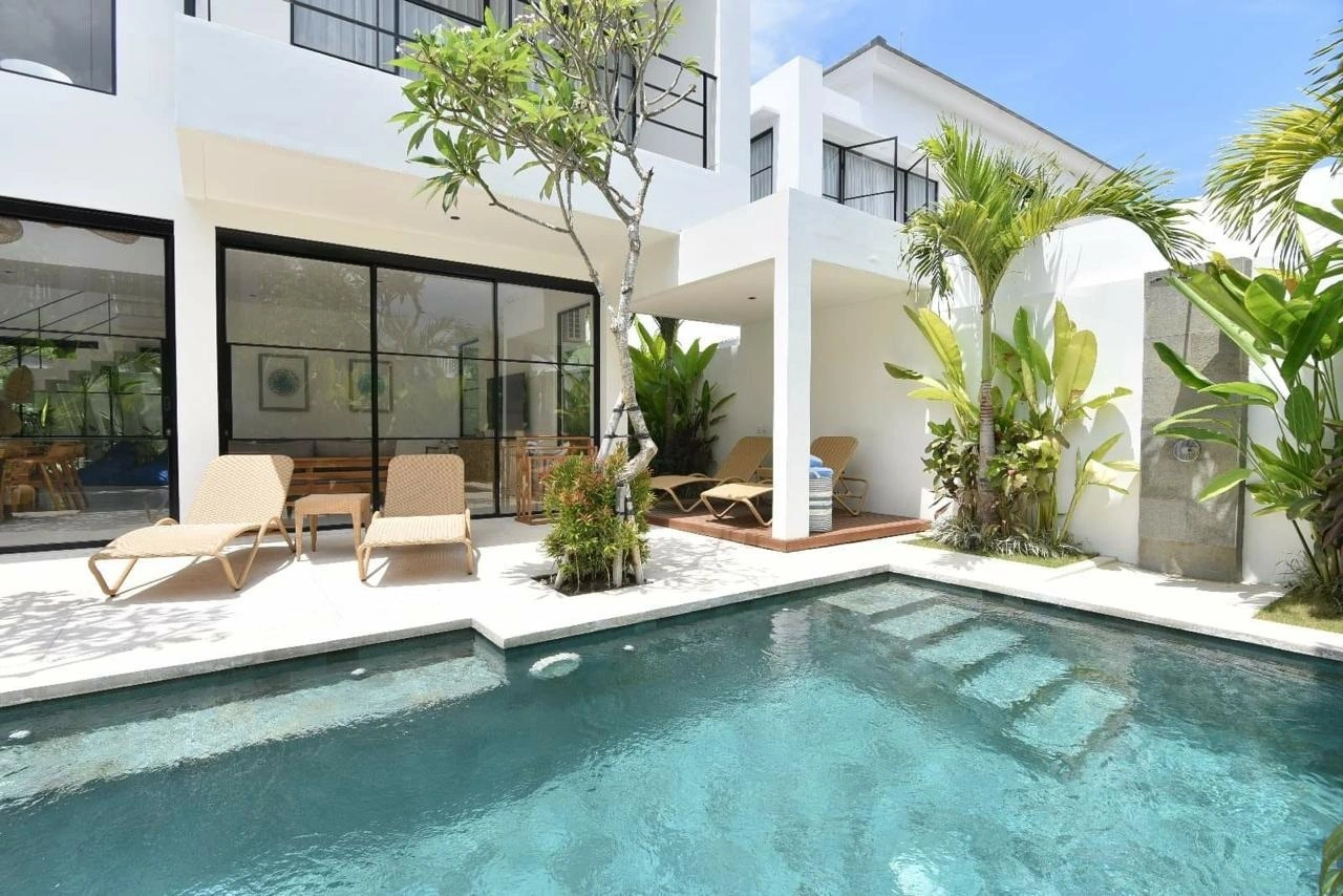 Villa For Rent 4 Bed In Bumbak Umalas Bali PO-4027