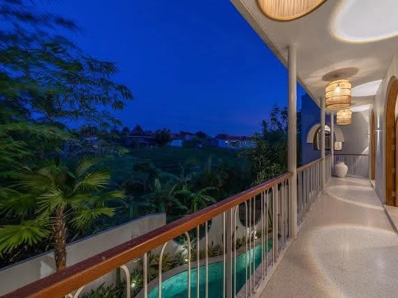 Villa For Rent 4 Bed In Berawa Tibubeneng Bali — image 4