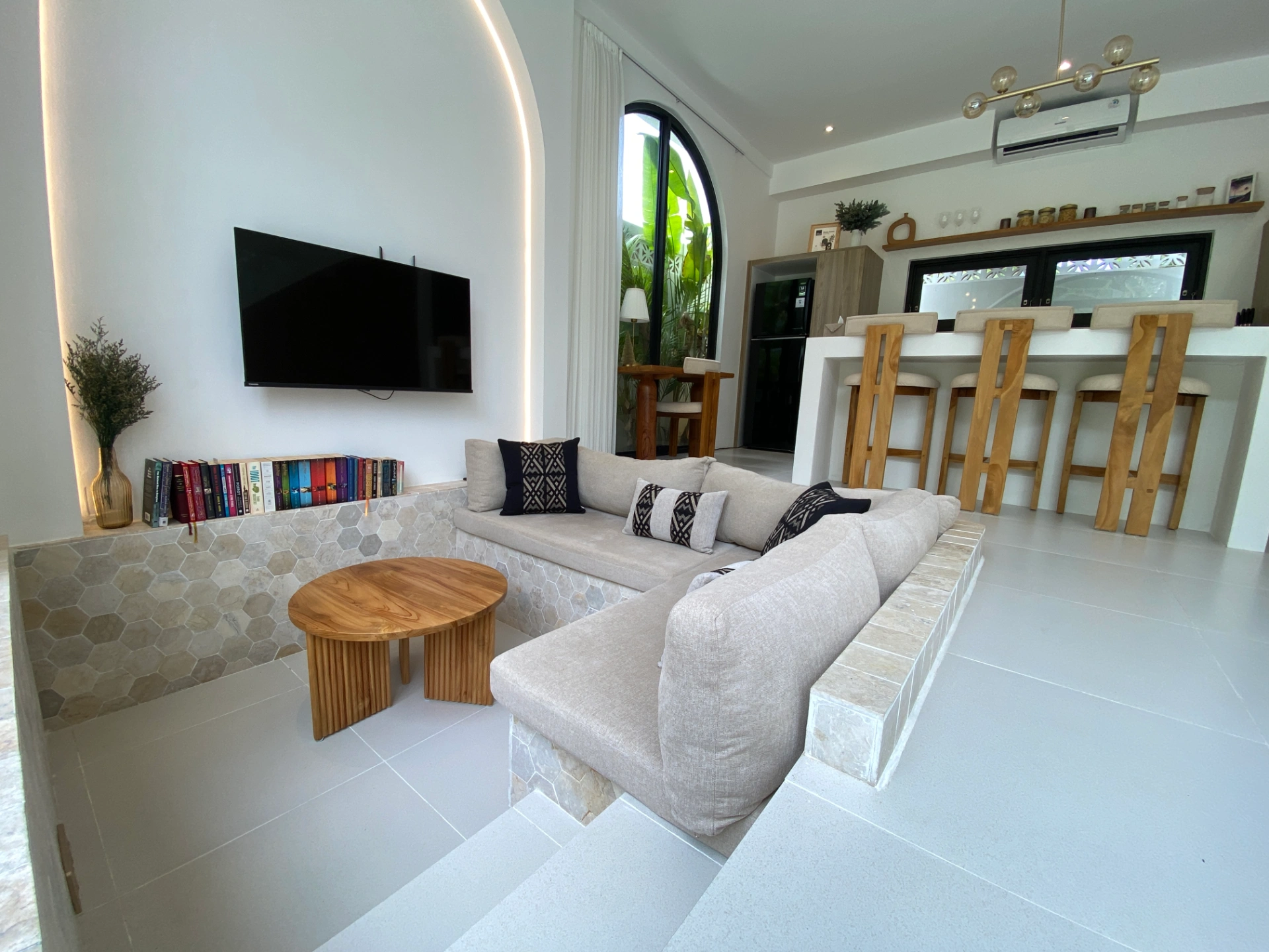 Luxury 1BR - Seseh - No Mold No Constructions No Noisy roads