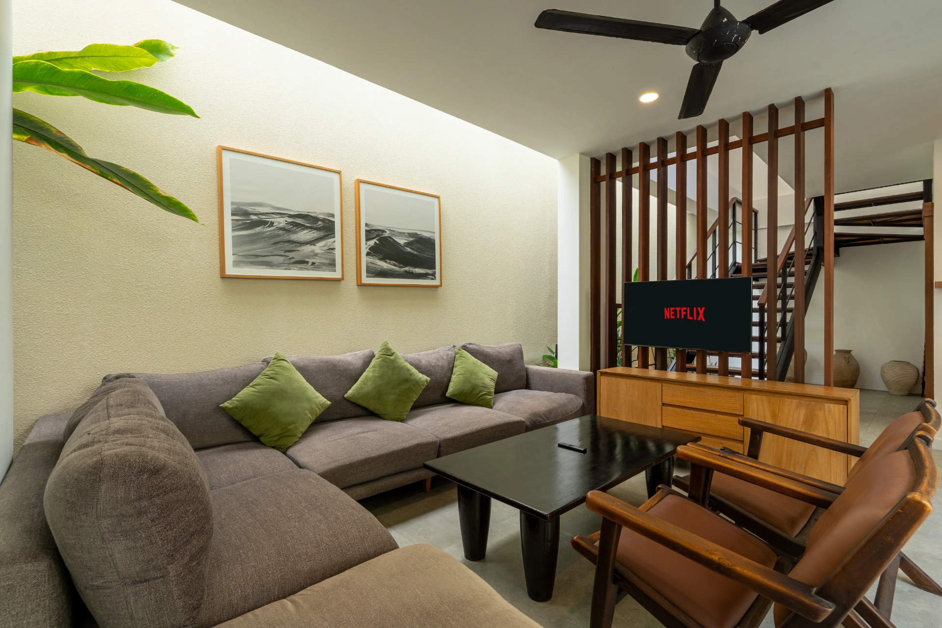 GREEN MOON 2 - Luxe 4BR Canggu | Pool & Balcony Near Beach — image 4