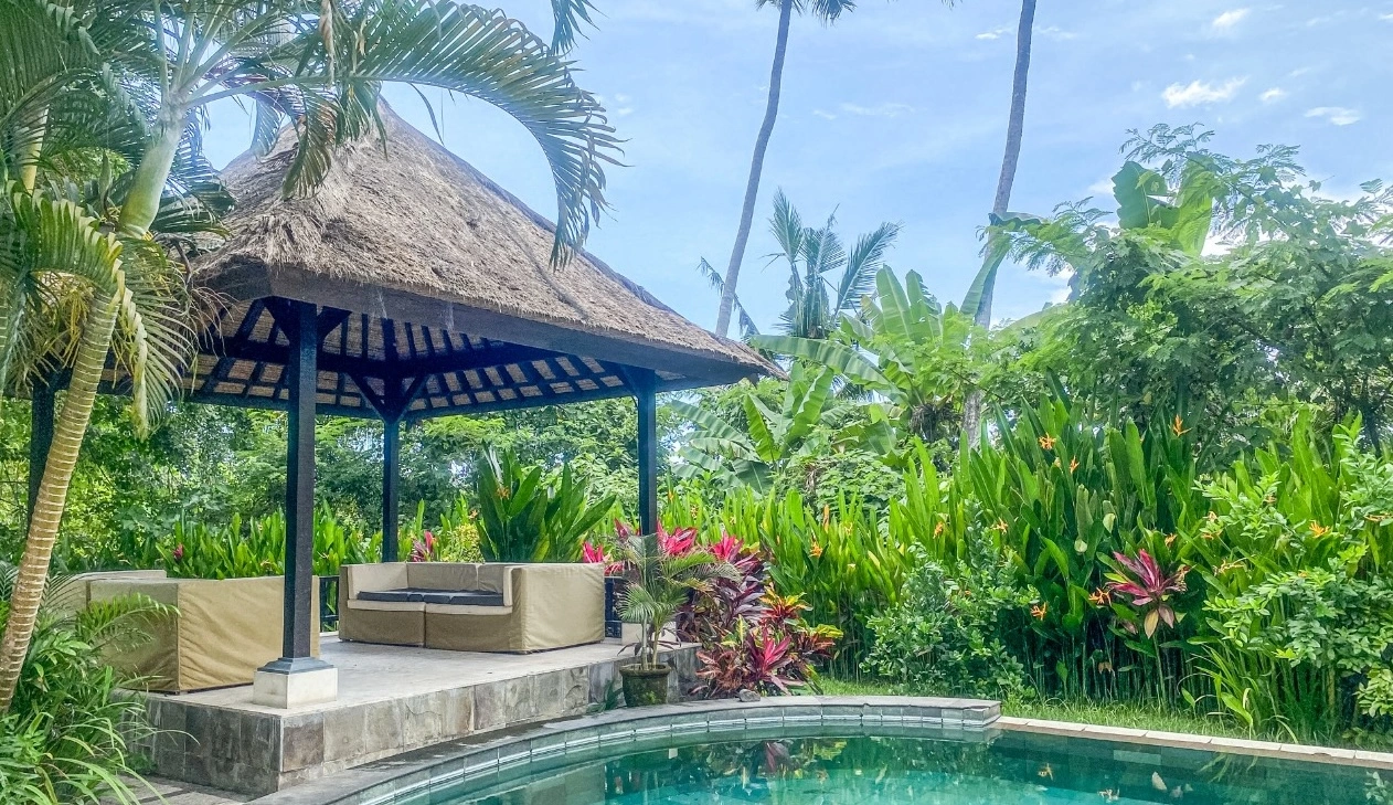 Villa Tumbak Bayuh–5 Bedroom Villa with Expansive Garden & Pool in Tumbak Bayuh — image 2