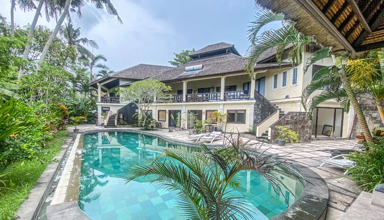 Villa Tumbak Bayuh–5 Bedroom Villa with Expansive Garden & Pool in Tumbak Bayuh — image 4