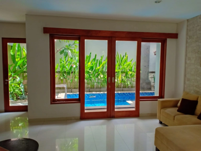 Cozy 4-Bedroom Villa House in Strategic Kerobokan Location — image 4