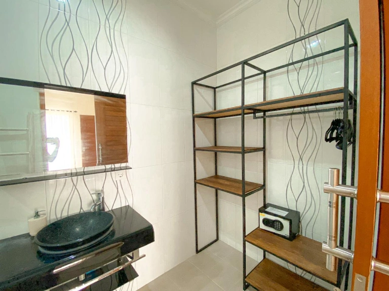 Monthly Rent Villa 3 Bedroom (Kerobokan) By Nami Bali — image 2