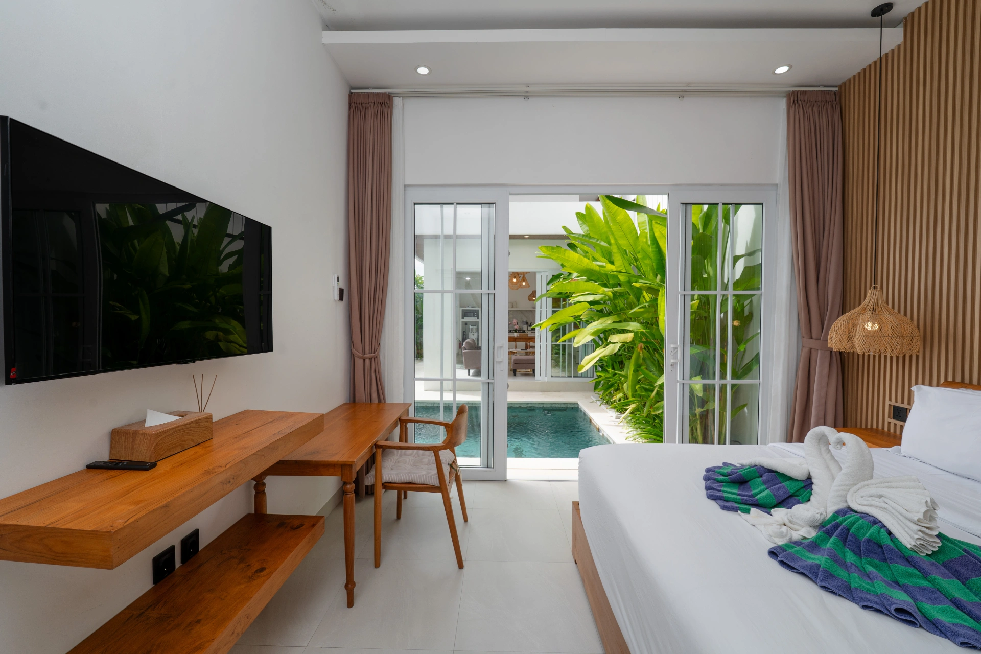 Villa Nadhira – 3BR Tropical Oasis in Berawa — image 4