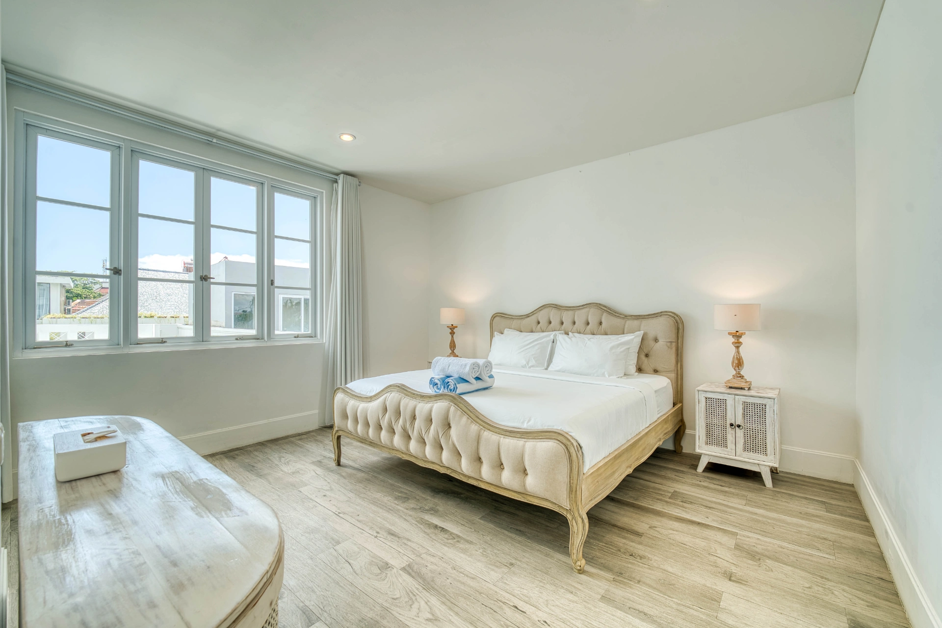 Colonial-Style 3BR - Walking Distance to the Beach — image 2