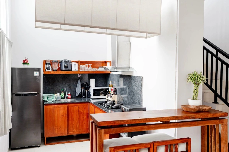 DO 498 - FOR RENT MODERN MINIMALISH VILLA ONE GATE SYSTEM KEROBOKAN — image 3